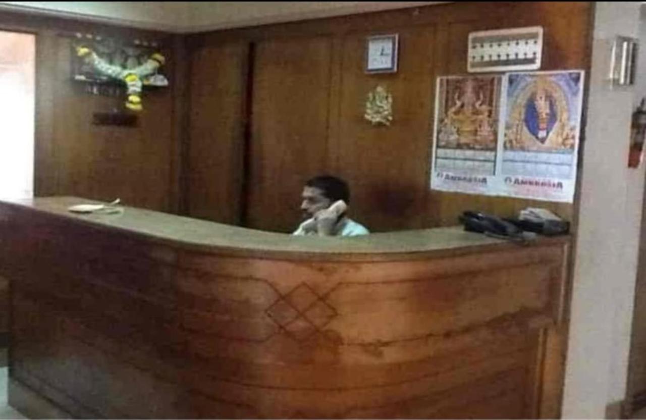 Hotel Ambrosia Kalyān Esterno foto